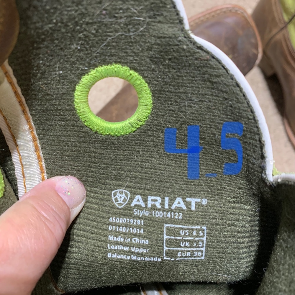Ariat children’s boots - Picture 3 of 4
